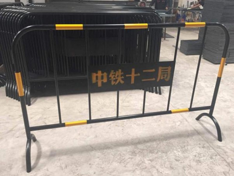 自贡黄黑铁马施工护栏